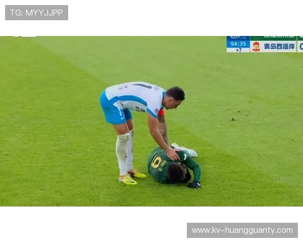 拉拽球衣算犯规吗？裁判如何判定这类隐蔽动作